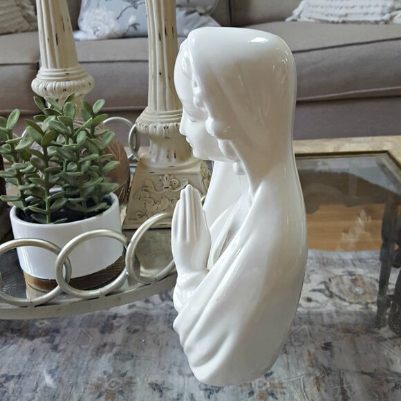 VINTAGE MOTHER MARY STATUE DECOR - Picture 2 of 5